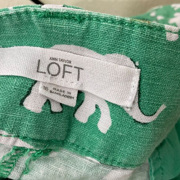 LOFT Riviera Shorts Women’s 16 Green novelty print Elephants Linen Blend - Picture 3 of 10